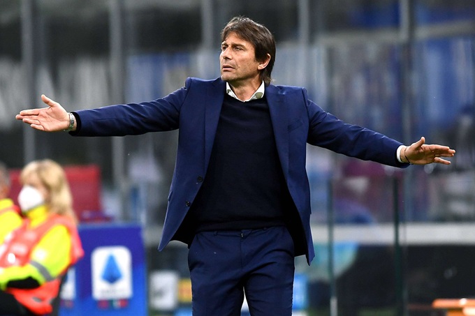 Antonio Conte sẽ gặp khó khăn tại Napoli