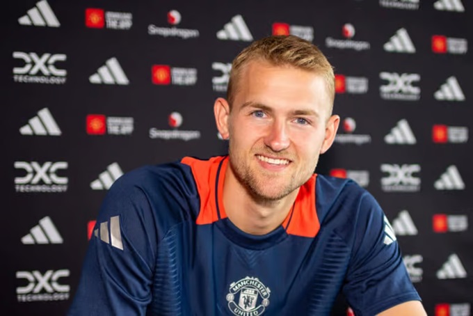 De Ligt chính thức gia nhập MU từ Bayern