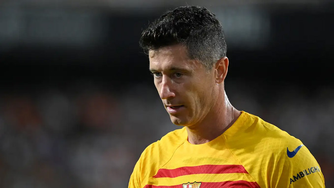 Lewandowski không được bầu vào nhóm thủ lĩnh của Barca