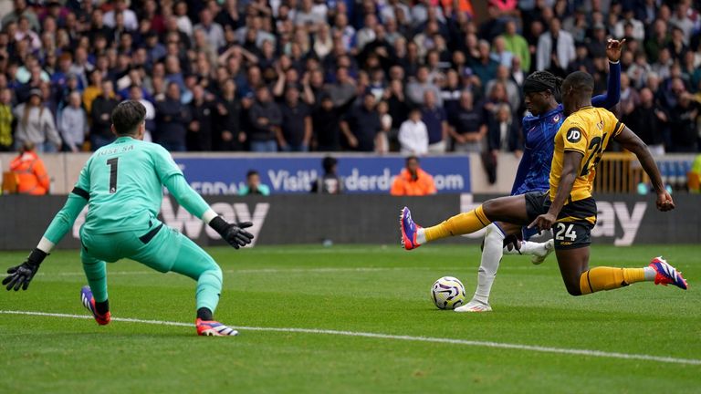 Madueke trở thành cầu thủ trẻ thứ sáu ghi hat-trick tại Premier League cho Chelsea.