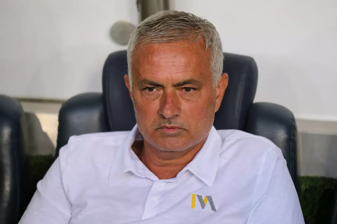 Mourinho muốn loại bỏ Pedro