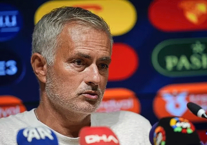 Mourinho giờ tự nhận mình là "Người nước ngoài"