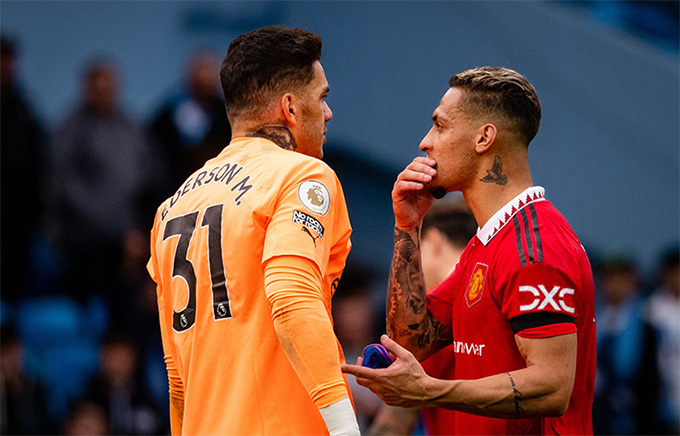 Ederson kiến tạo nhiều hơn cả Antony ở Ngoại hạng Anh