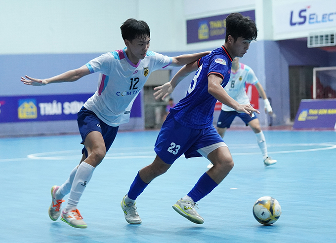 Thái Sơn Bắc (xanh) vừa giành chức vô địch U20 futsal TP.HCM mở rộng